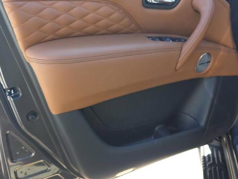 Used 2024 INFINITI QX80 Sensory w/ Cargo Package image 12