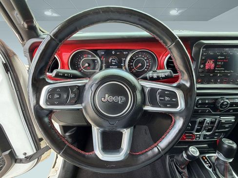 Used 2022 Jeep Wrangler Unlimited Rubicon w/ Cold Weather Group AWD/4WD image 17