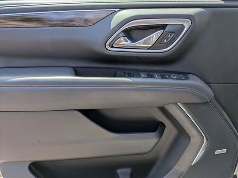Used 2021 Chevrolet Suburban LT RWD image 10