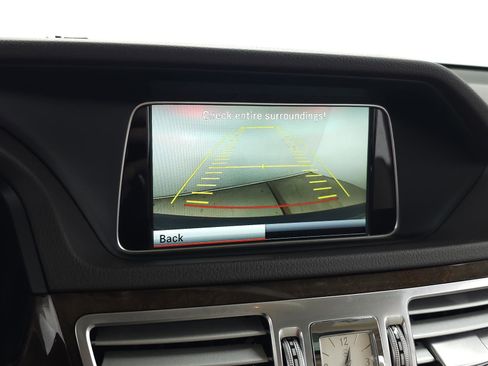 Used 2014 Mercedes-Benz E 350 4MATIC Sedan image 24