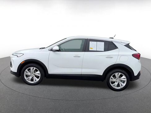 Used 2025 Buick Encore GX Preferred FWD image 9