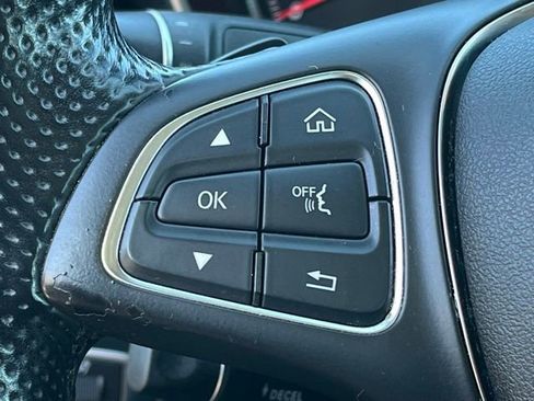 Used 2017 Mercedes-Benz C 300 4MATIC Sedan image 36