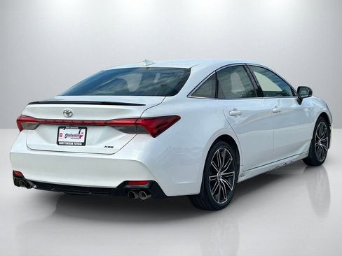 Used 2019 Toyota Avalon XSE image 5