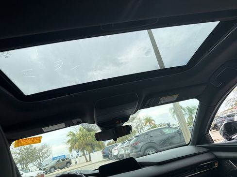 Used 2021 MAZDA MAZDA3 s image 4