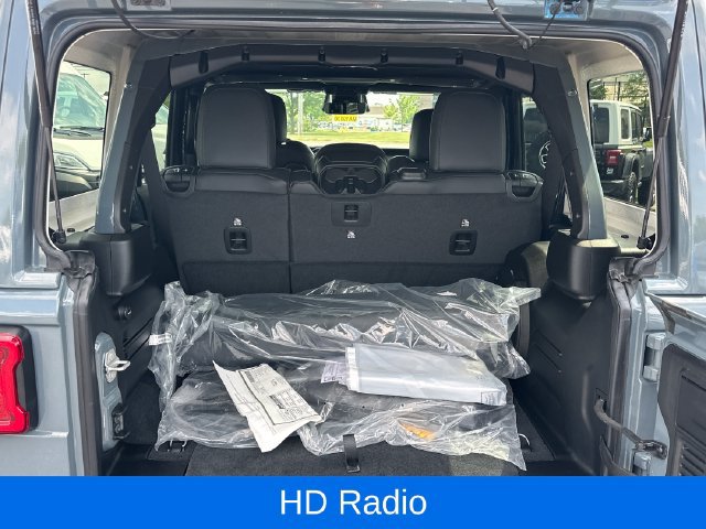 New 2026 Jeep Wrangler Unlimited Sahara w/ Safety Group AWD/4WD image 9