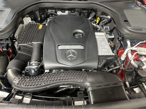 Used 2019 Mercedes-Benz GLC 300 4MATIC image 24