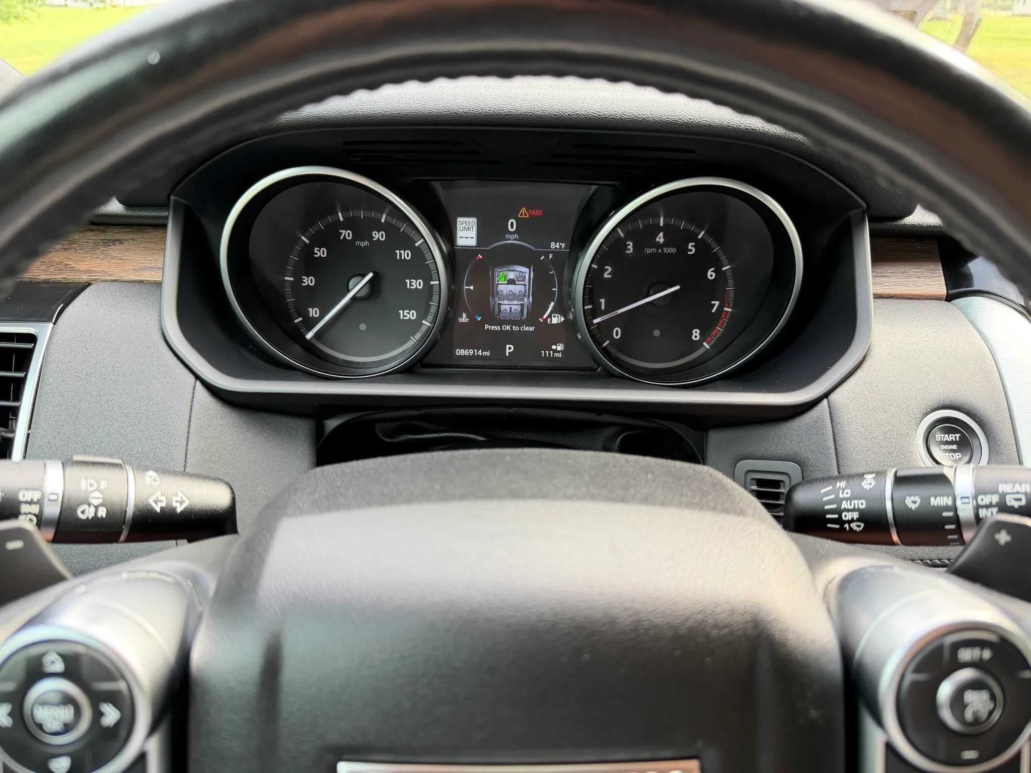 Used 2017 Land Rover Discovery HSE AWD/4WD image 27