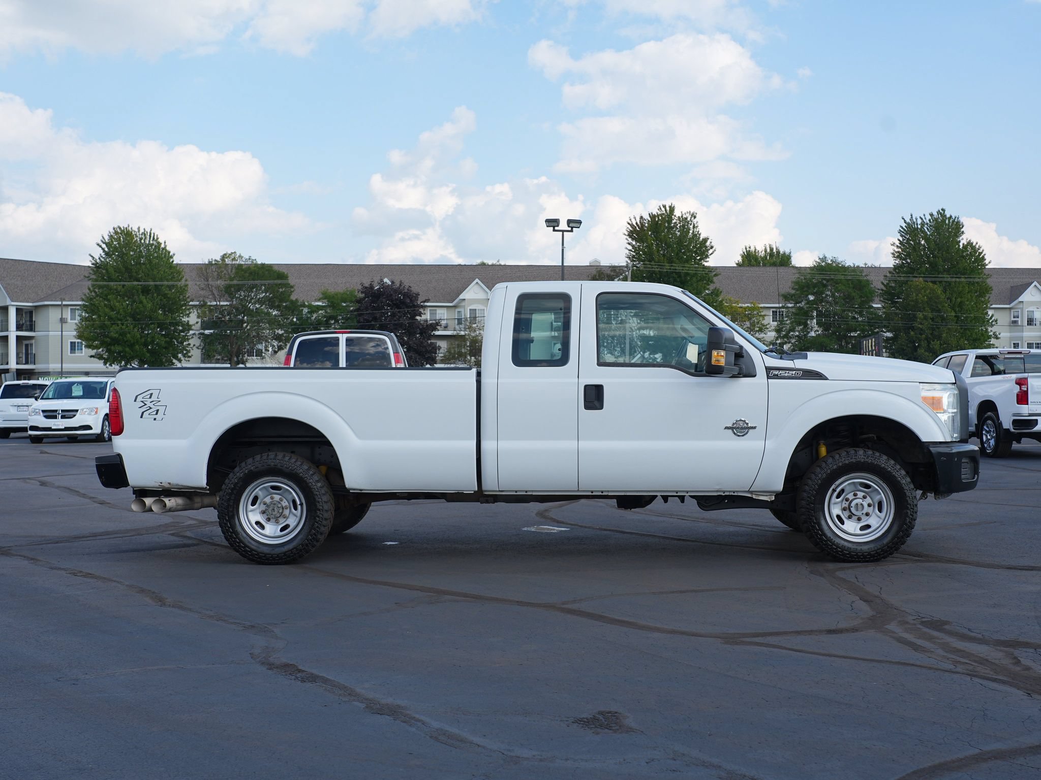 Used 2015 Ford F250 XL w/ Power Equipment Group AWD/4WD image 2