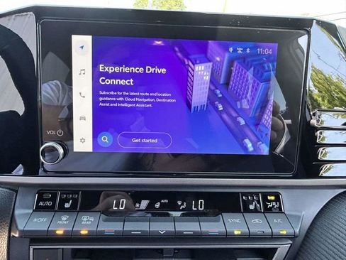 Used 2025 Toyota Camry SE image 15