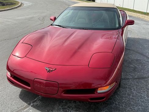 Used 2004 Chevrolet Corvette Convertible w/ Preferred Equipment Group image 10