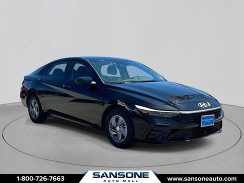 Certified 2024 Hyundai Elantra SE FWD image 1