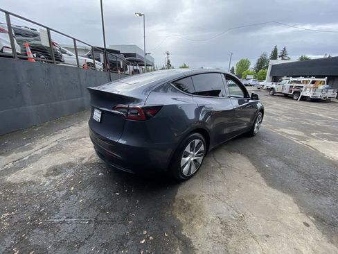 Used 2023 Tesla Model Y Long Range AWD/4WD image 6