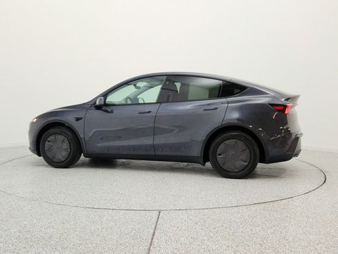 Used 2026 Tesla Model Y 2WD image 8