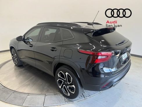 Used 2024 Chevrolet Trax RS w/ Sunroof Package FWD image 34