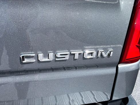 Used 2020 Chevrolet Silverado 1500 Custom w/ Custom Value Package image 10