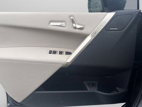 Used 2026 BMW iX xDrive45 image 18