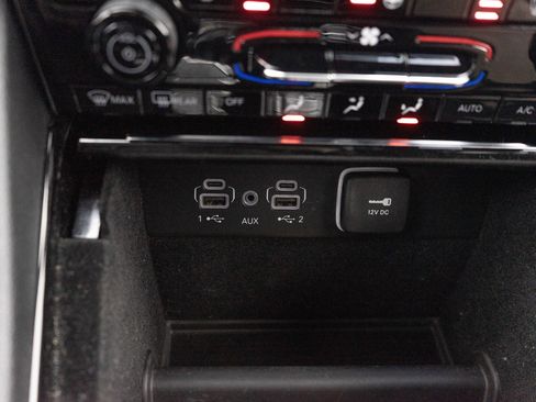 Used 2022 Jeep Grand Cherokee Limited image 19