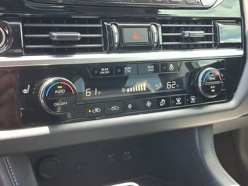 Used 2023 Nissan Pathfinder SL w/ SL Premium Package AWD/4WD image 14