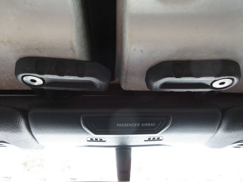 Used 2018 Jeep Wrangler Unlimited Sahara AWD/4WD image 32