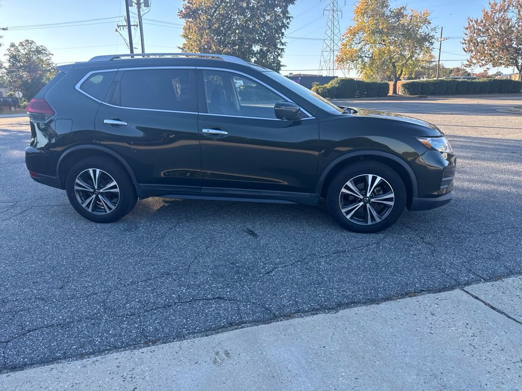 Used 2019 Nissan Rogue SV w/ Premium Package FWD image 7