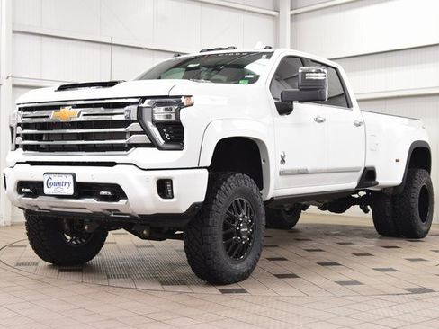 New 2026 Chevrolet Silverado 3500 High Country w/ High Country Premium Package image 3