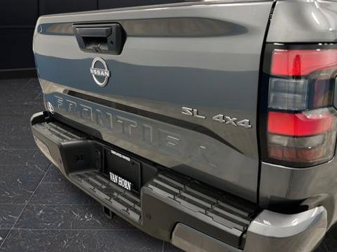 Used 2025 Nissan Frontier SL AWD/4WD image 38