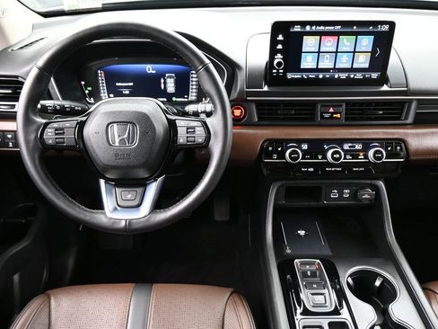 Used 2024 Honda Pilot Elite image 6