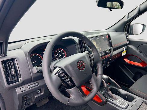 New 2026 Nissan Frontier PRO-4X w/ Pro-4x Convenience Package image 9