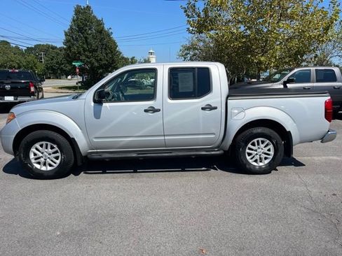 Used 2018 Nissan Frontier SV w/ Value Truck Package image 9