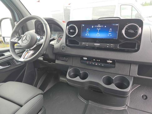 Used 2026 Mercedes-Benz Sprinter 2500 image 12