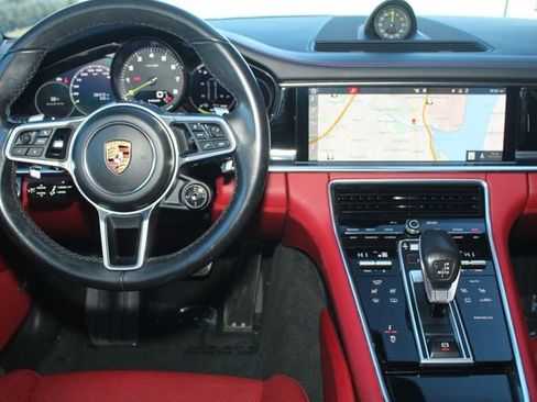 Used 2018 Porsche Panamera 4 image 6