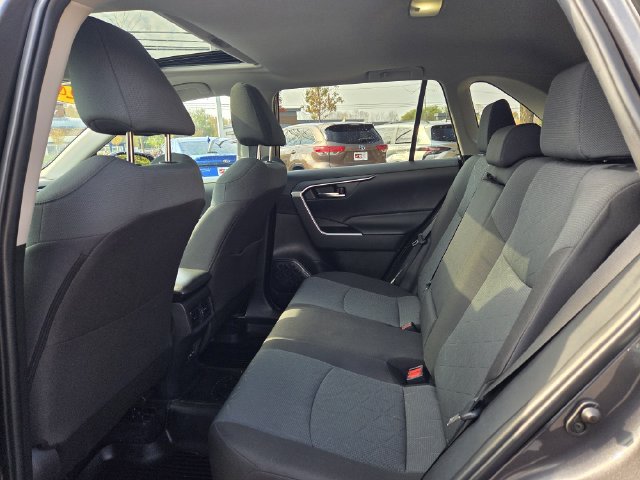 Used 2024 Toyota RAV4 XLE AWD/4WD image 9
