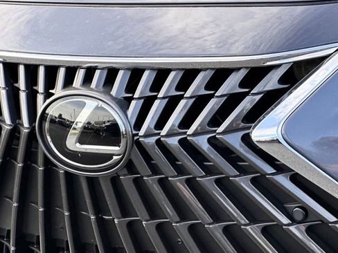 Used 2023 Lexus ES 250 w/ Premium Package AWD/4WD image 6