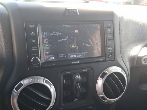 Used 2013 Jeep Wrangler Unlimited Sahara image 16