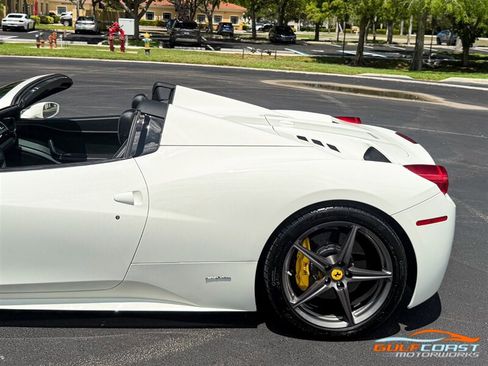 Used 2015 Ferrari 458 Spider RWD image 41