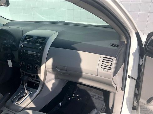 Used 2011 Toyota Corolla LE image 21