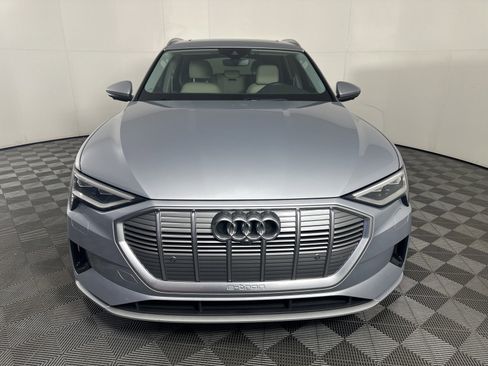 Used 2021 Audi e-tron Premium Plus w/ Premium Plus Package image 2