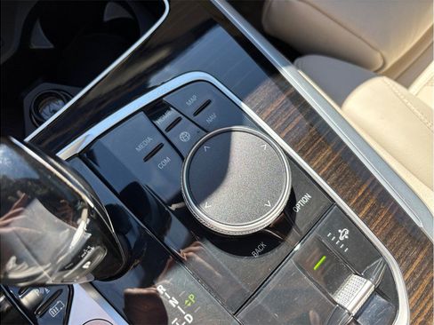 Used 2021 BMW X5 xDrive45e w/ Premium Package image 40