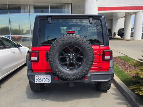 Used 2025 Jeep Wrangler Unlimited Sport AWD/4WD image 5