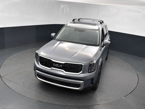 Used 2024 Kia Telluride EX w/ EX Captain's Chair Package image 34
