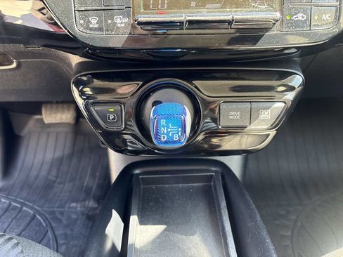 Used 2018 Toyota Prius Two w/ Prius Two Safety Plus Package image 28