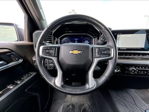 Used 2024 Chevrolet Silverado 1500 LT AWD/4WD image 17