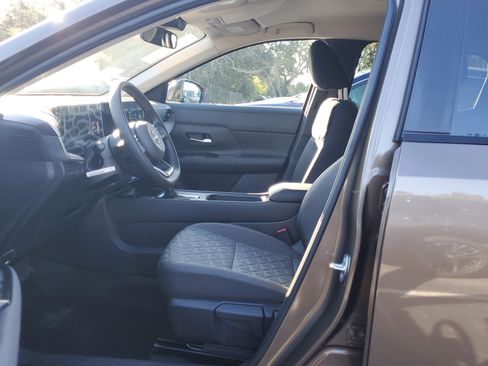 New 2026 Nissan Kicks SV w/ Cold Weather Package FWD image 11