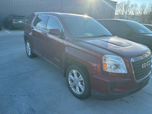 Used 2017 GMC Terrain SLE image 2