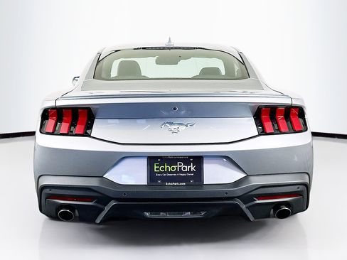 Used 2025 Ford Mustang Premium image 7