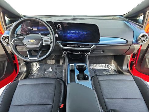 Used 2024 Chevrolet Equinox EV LT image 9