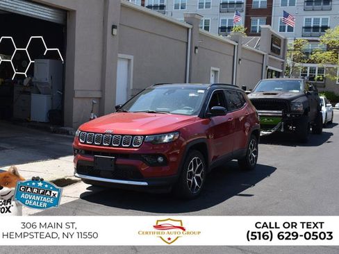 Used 2025 Jeep Compass Limited AWD/4WD image 3