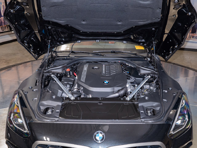 Used 2025 BMW Z4 M40i RWD image 7