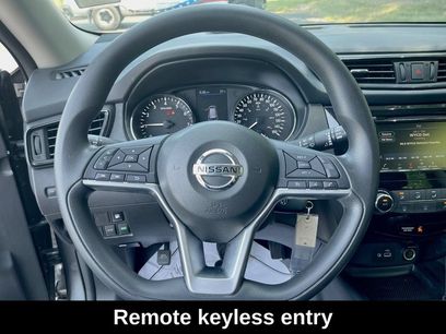 Used 2018 Nissan Rogue SV