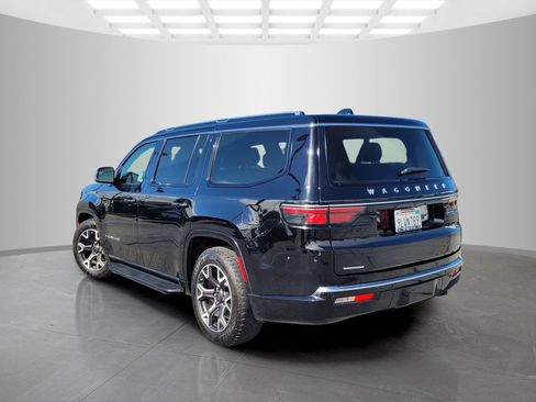 Used 2023 Jeep Wagoneer Series III w/ Preferred Equipment Group AWD/4WD image 7